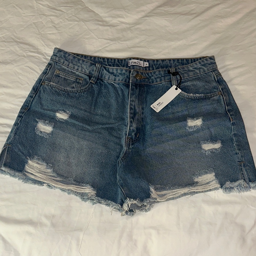 NWT Rue21 5-Pocket Distressed MIDI Blue Jean Shorts
